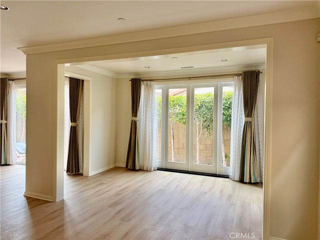 102 Chestnut Grove, Irvine, CA 92620