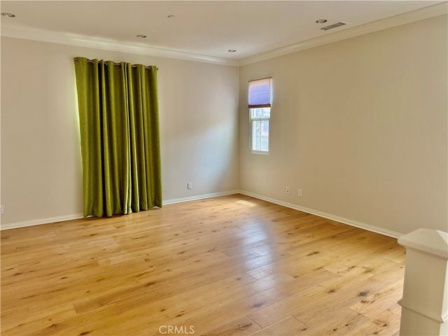102 Chestnut Grove, Irvine, CA 92620