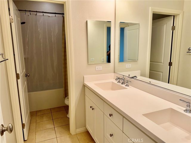 102 Chestnut Grove, Irvine, CA 92620