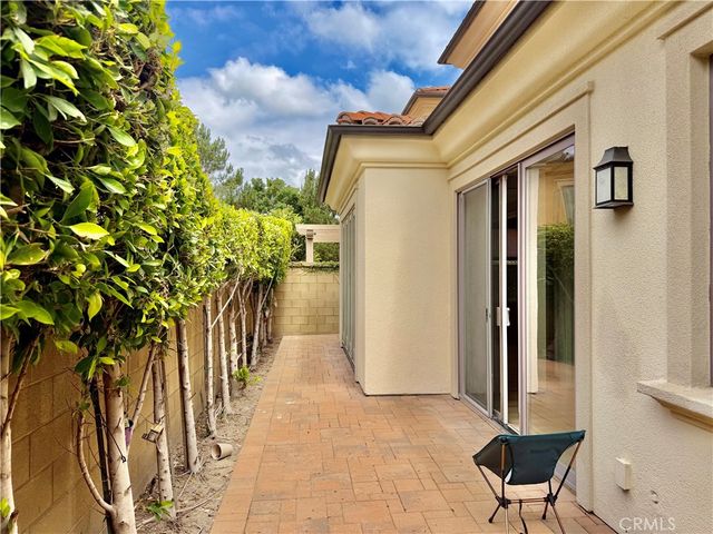 102 Chestnut Grove, Irvine, CA 92620
