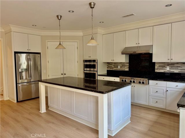 102 Chestnut Grove, Irvine, CA 92620