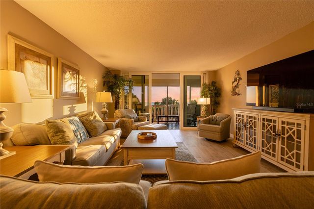 6500 SUNSET WAY 121, St Pete Beach, FL 33706