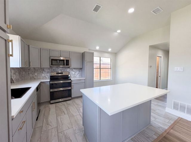 309 Marshall Creek Road, Roanoke, TX 76262