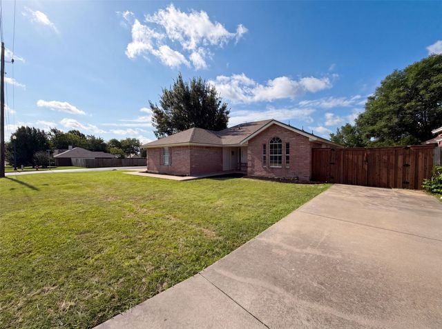 309 Marshall Creek Road, Roanoke, TX 76262
