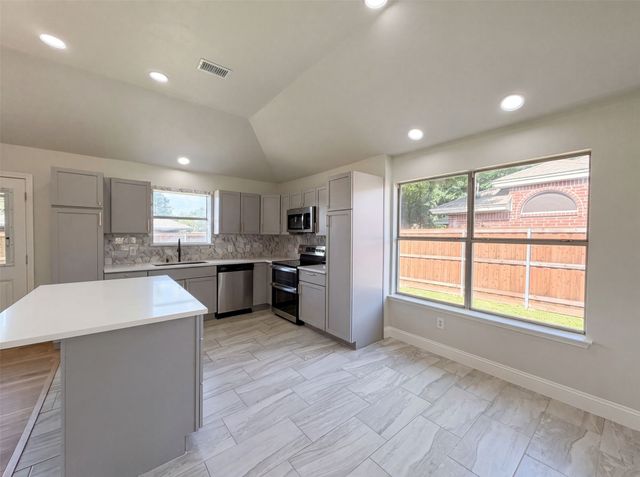 309 Marshall Creek Road, Roanoke, TX 76262