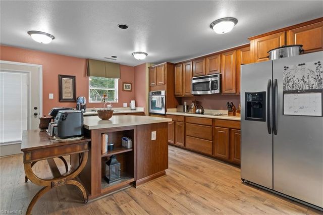 810 Bitting Hall Drive, Rural Hall, NC 27045