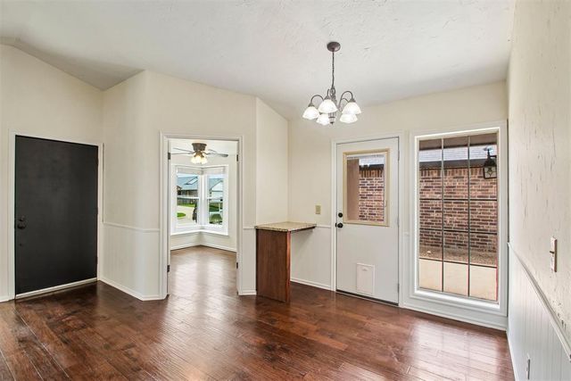2125 Goodrich Drive, Moore, OK 73170