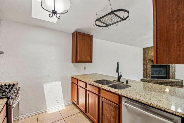 2125 Goodrich Drive, Moore, OK 73170