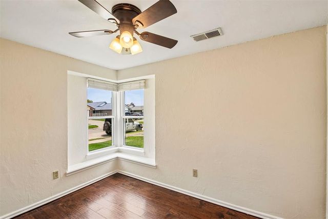 2125 Goodrich Drive, Moore, OK 73170