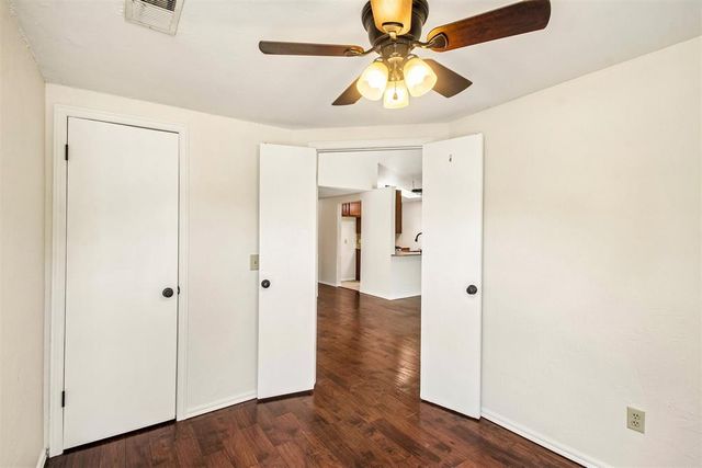 2125 Goodrich Drive, Moore, OK 73170