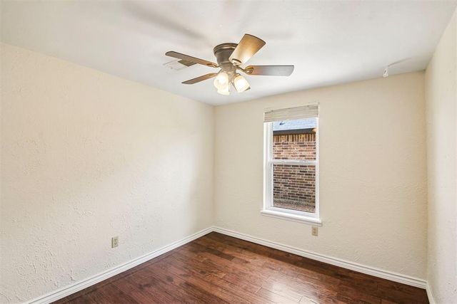 2125 Goodrich Drive, Moore, OK 73170