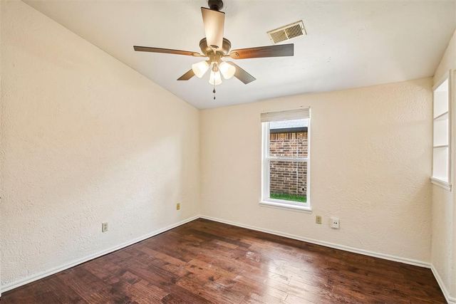 2125 Goodrich Drive, Moore, OK 73170