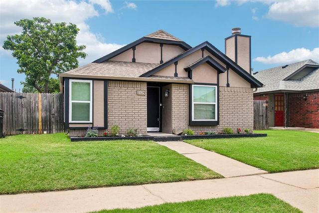 2125 Goodrich Drive, Moore, OK 73170