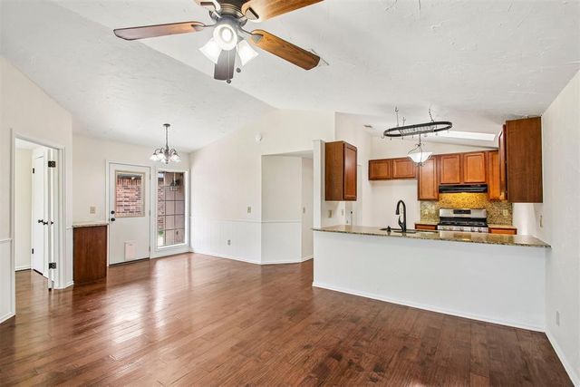2125 Goodrich Drive, Moore, OK 73170