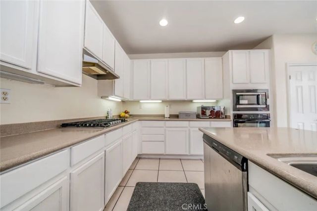 13661 Gold Stone Place, Victorville, CA 92394