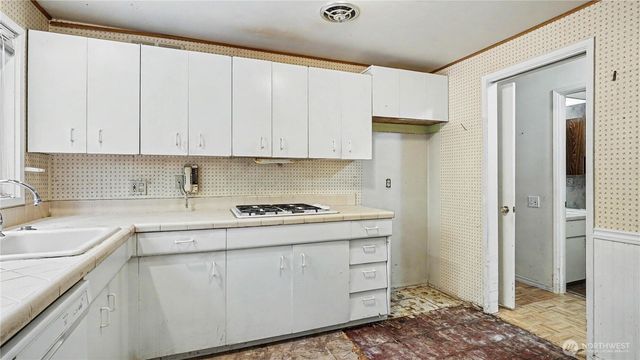 3437 77th Avenue SE, Mercer Island, WA 98040