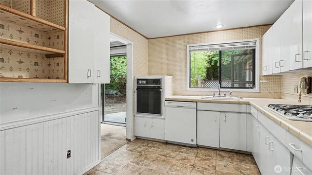 3437 77th Avenue SE, Mercer Island, WA 98040