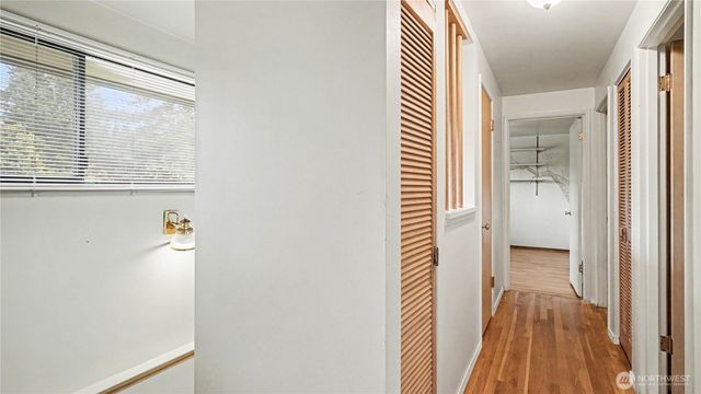 3437 77th Avenue SE, Mercer Island, WA 98040