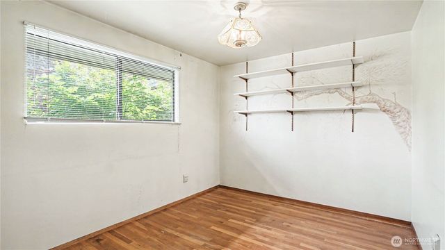 3437 77th Avenue SE, Mercer Island, WA 98040