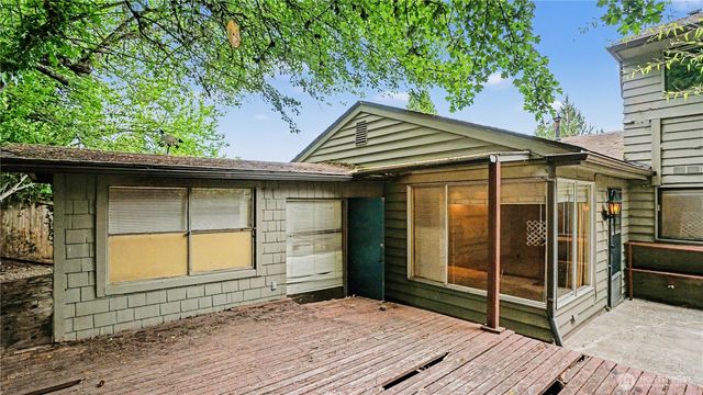 3437 77th Avenue SE, Mercer Island, WA 98040