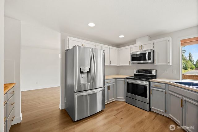 3324 Kona Street NE, Lacey, WA 98516