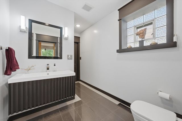 2645 Cuyler Avenue, Berwyn, IL 60402