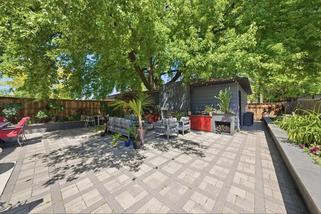 2645 Cuyler Avenue, Berwyn, IL 60402