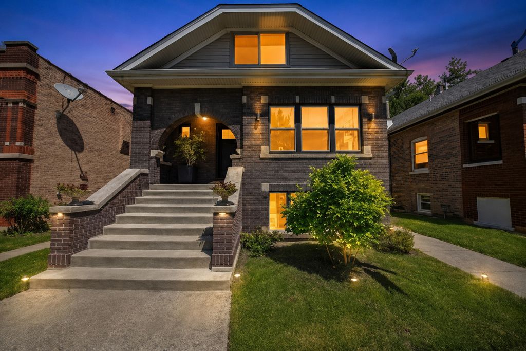 2645 Cuyler Avenue, Berwyn, IL 60402
