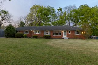 307 Shepherd Hills Dr, Madison, TN 37115