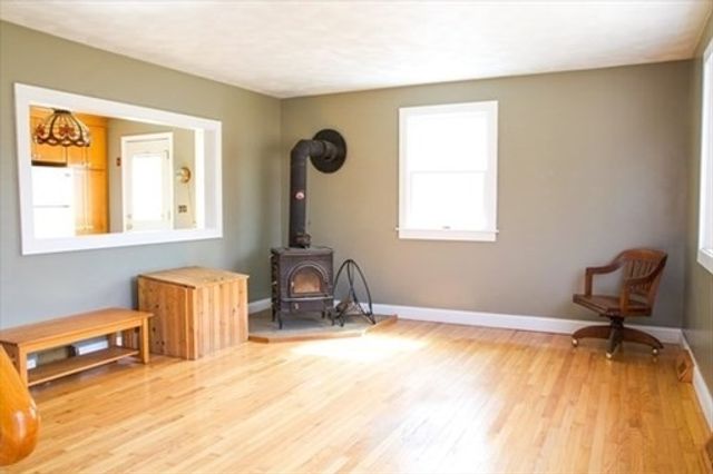 7 Marina Dr, Mattapoisett, MA 02739