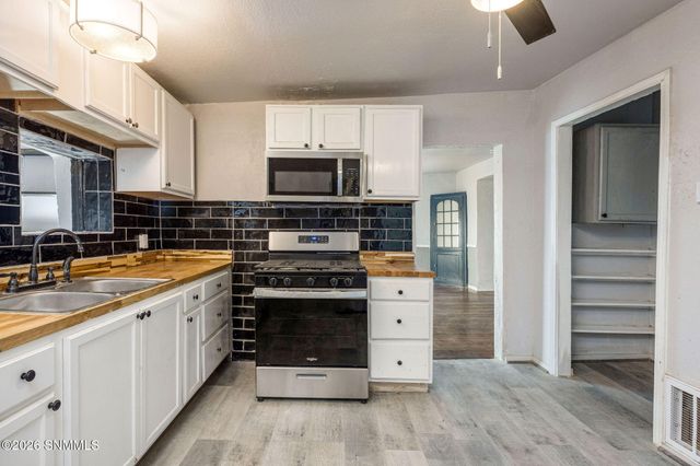 335 Armstrong, Las Cruces, NM 88007