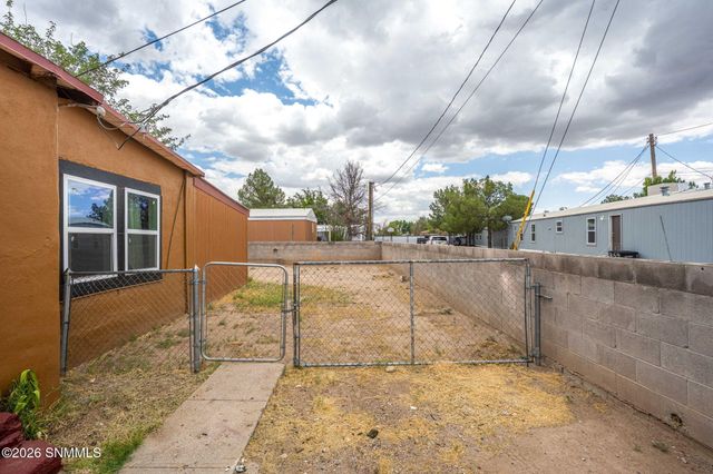 335 Armstrong, Las Cruces, NM 88007