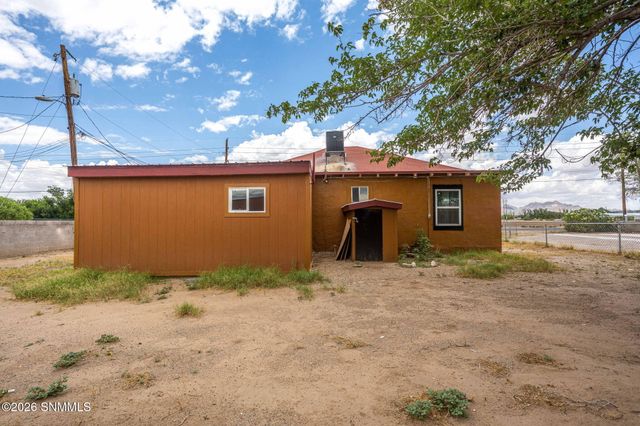335 Armstrong, Las Cruces, NM 88007