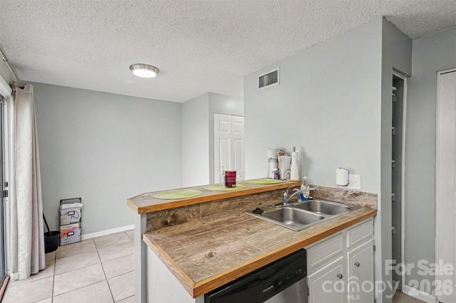 979 Surry Lane A, Gastonia, NC 28054