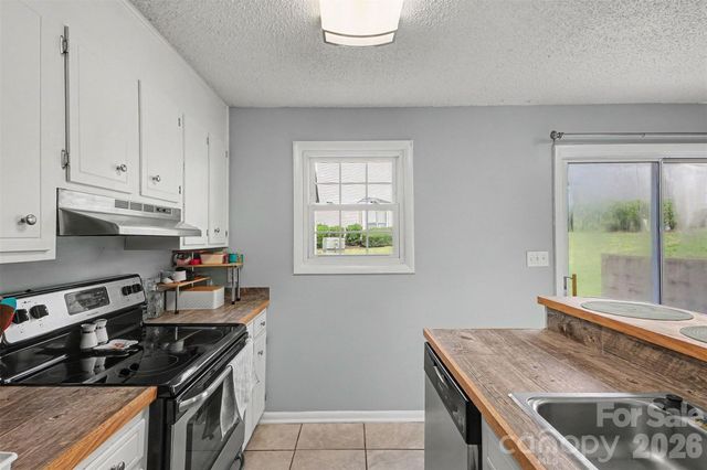 979 Surry Lane A, Gastonia, NC 28054