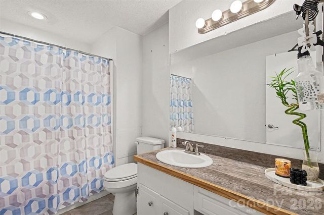 979 Surry Lane A, Gastonia, NC 28054