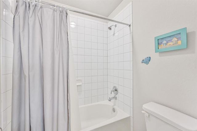 3103 Flora Manor Drive, Texas City, TX 77568