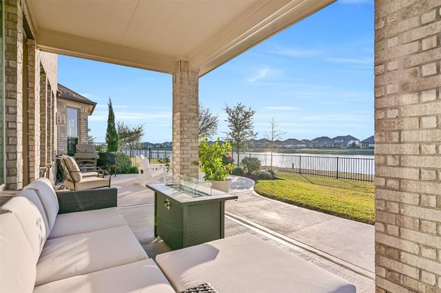 3103 Flora Manor Drive, Texas City, TX 77568