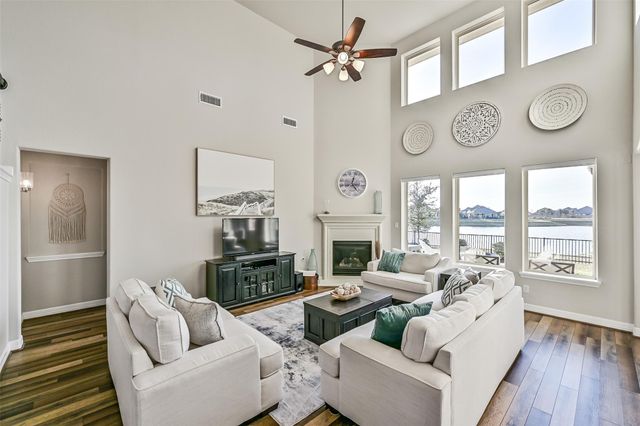 3103 Flora Manor Drive, Texas City, TX 77568