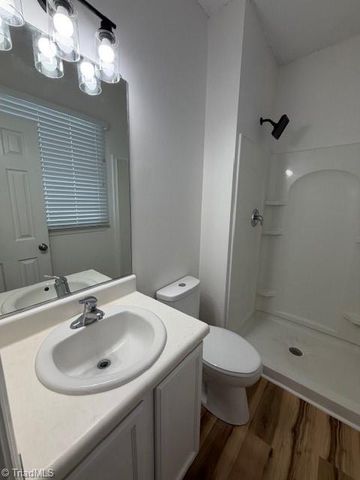 815 Green Oaks Street, Greensboro, NC 27401