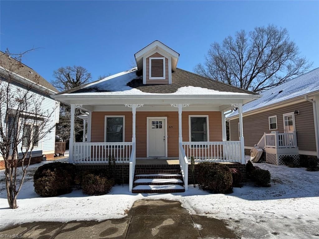 815 Green Oaks Street, Greensboro, NC 27401