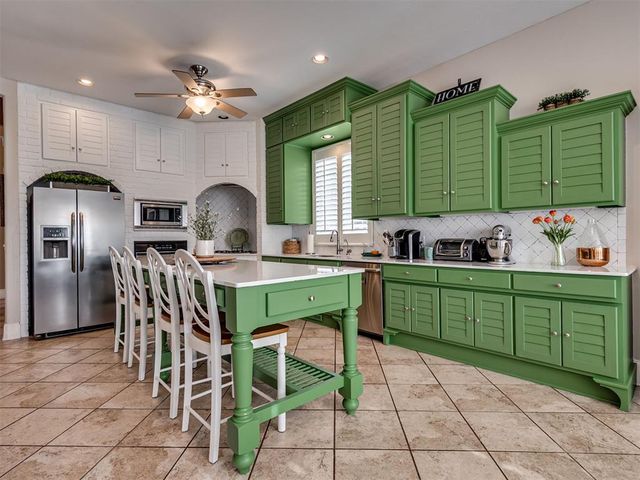 1250 N Tea Olive Way, Mustang, OK 73064