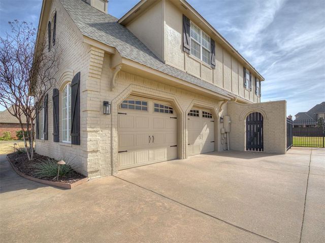 1250 N Tea Olive Way, Mustang, OK 73064