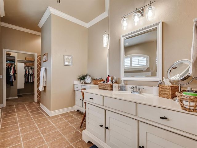 1250 N Tea Olive Way, Mustang, OK 73064