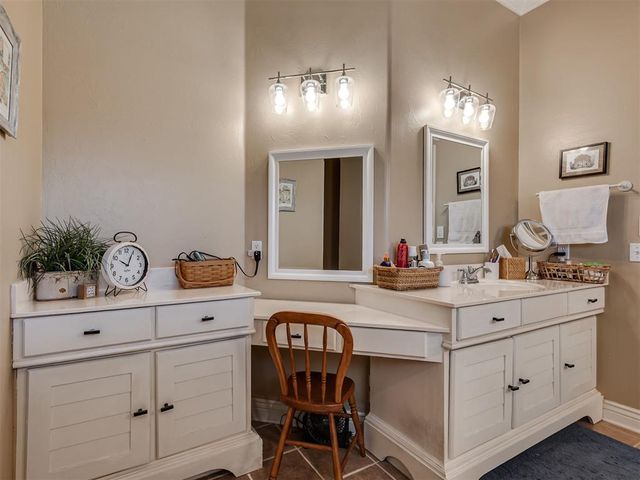 1250 N Tea Olive Way, Mustang, OK 73064