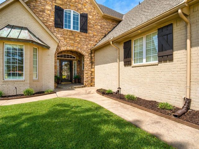 1250 N Tea Olive Way, Mustang, OK 73064