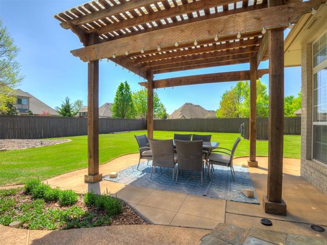 1250 N Tea Olive Way, Mustang, OK 73064
