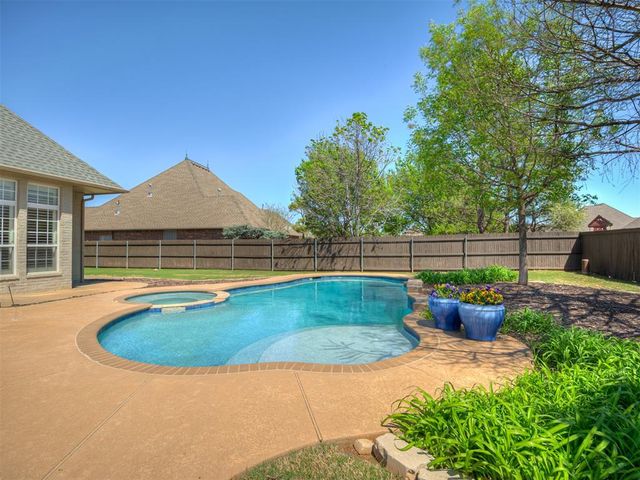 1250 N Tea Olive Way, Mustang, OK 73064