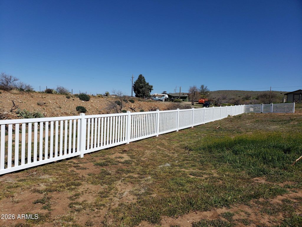 Image 5 of property listing at 17025 E SPRING VALLEY Road 821, Mayer, AZ 86333