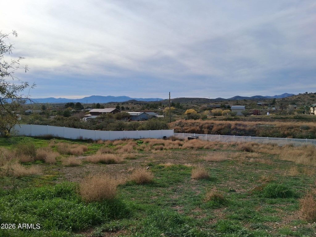 Image 7 of property listing at 17025 E SPRING VALLEY Road 821, Mayer, AZ 86333